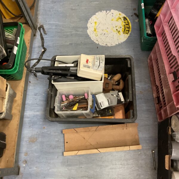 Mixed lot of tools and electrical appliances with hair straightener.