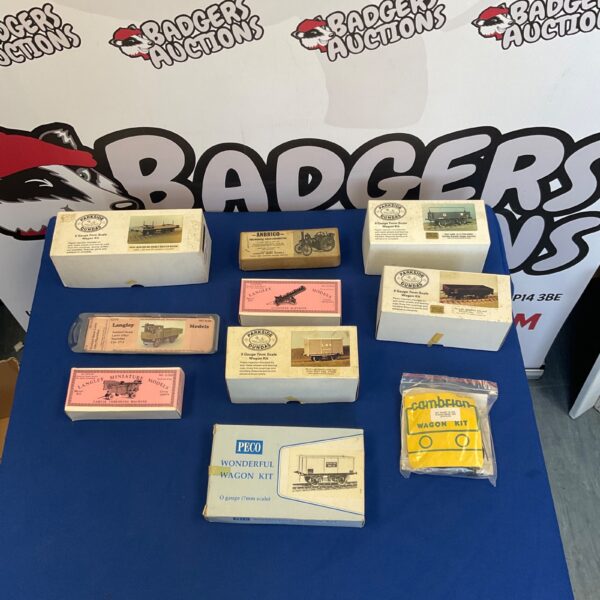 Lot of unbuilt model railway wagon kits from PECO, Parkside Dundas and Langley.
