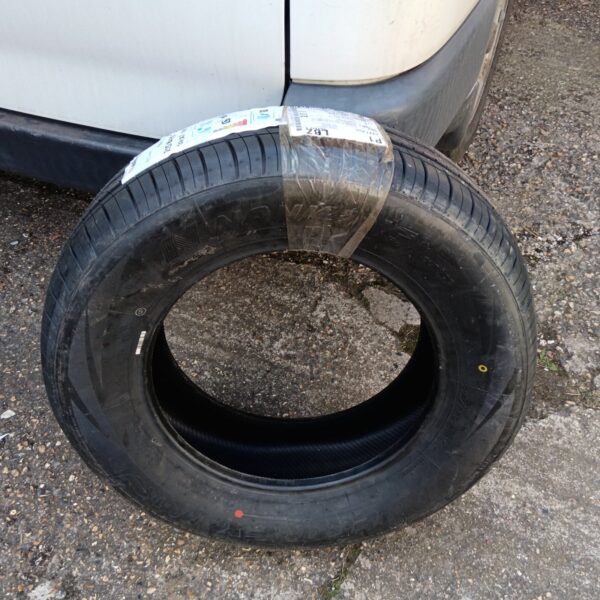 New Nankang Econex 215/65R15 tyre for passenger vehicles.