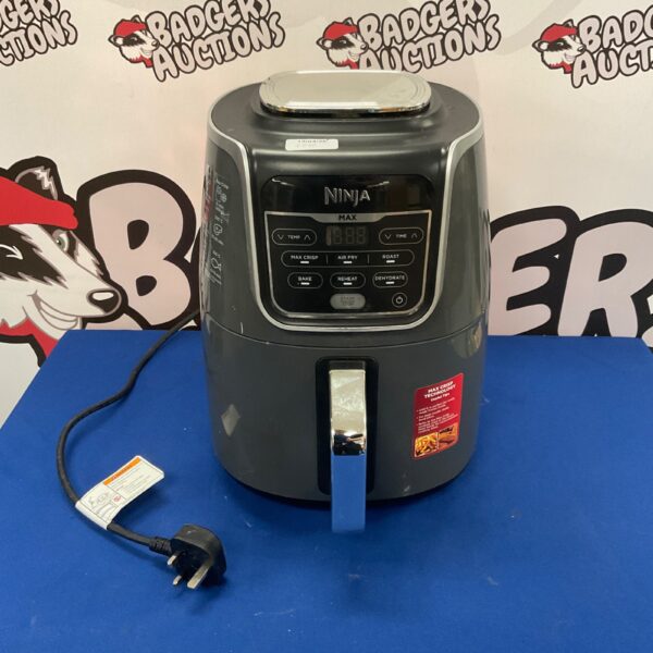 Black Ninja Air Fryer Max kitchen appliance for cooking.