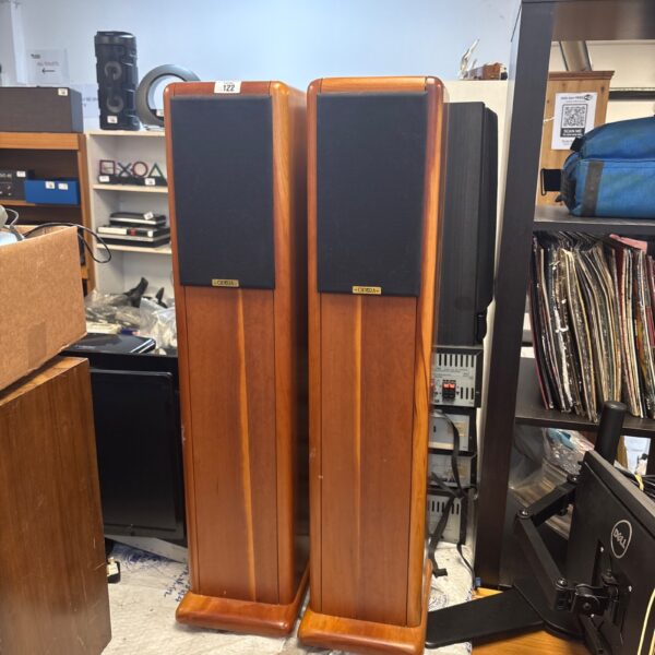 Pair of Opera Plateau floorstanding speakers in cherry wood.