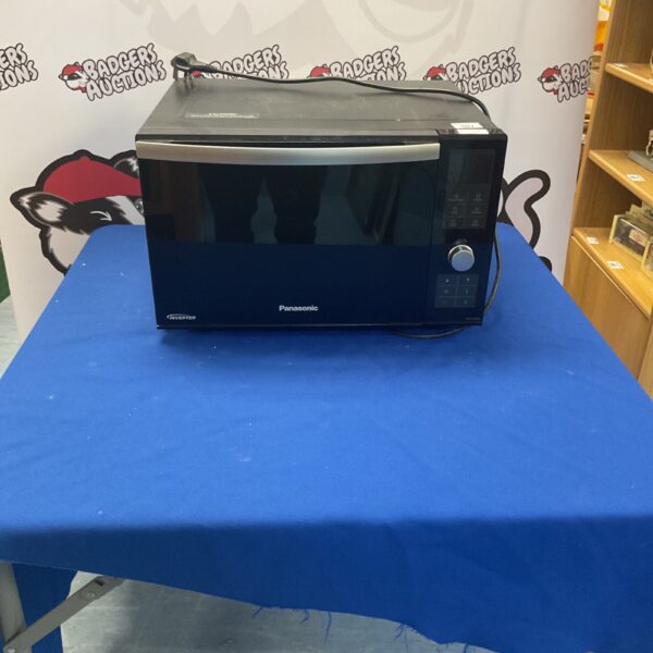 Stainless steel Panasonic microwave oven, model nn-df383b.