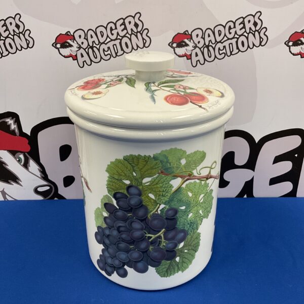 Vintage Portmeirion Pomona crock featuring dark ‘Raisin de Carmes’ grapes.