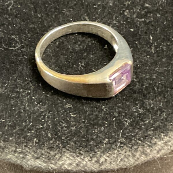 Silver ring with rectangular amethyst gemstone, size P.