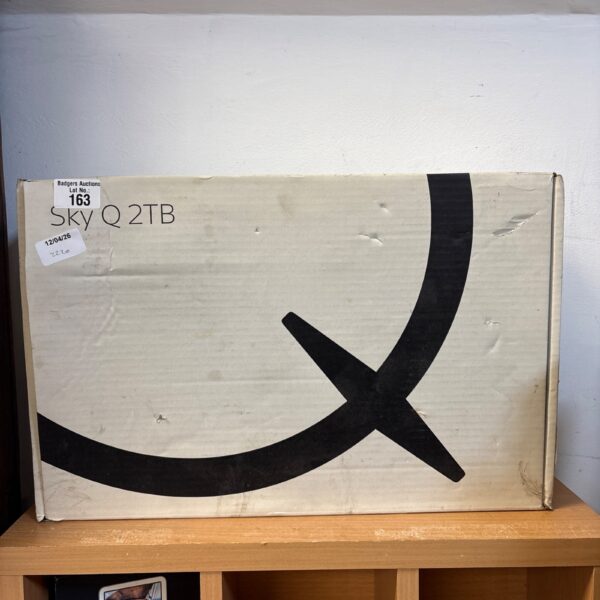 Sky Q 2TB set top box for digital television reception.