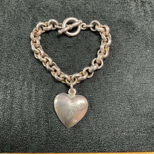 Silver tone T bar heart necklace, vintage style jewellery.