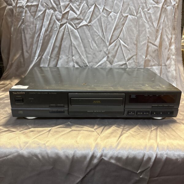 Silver Technics SL-PG390 compact disc player, vintage audio equipment.