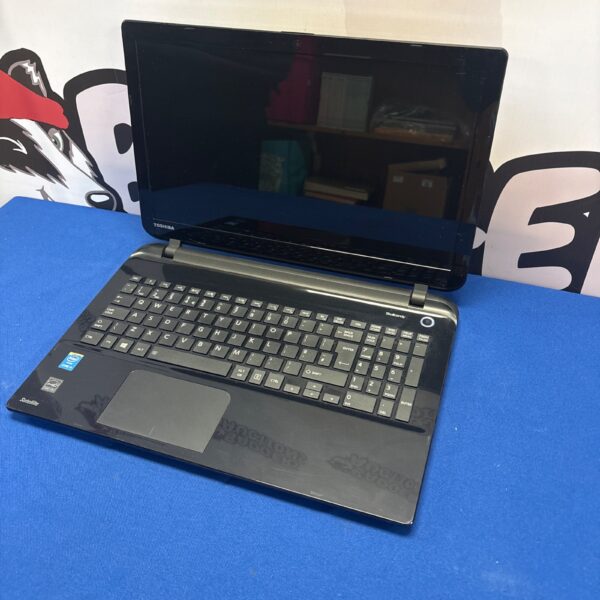 Used Toshiba Satellite L50-B-1NL laptop for auction.