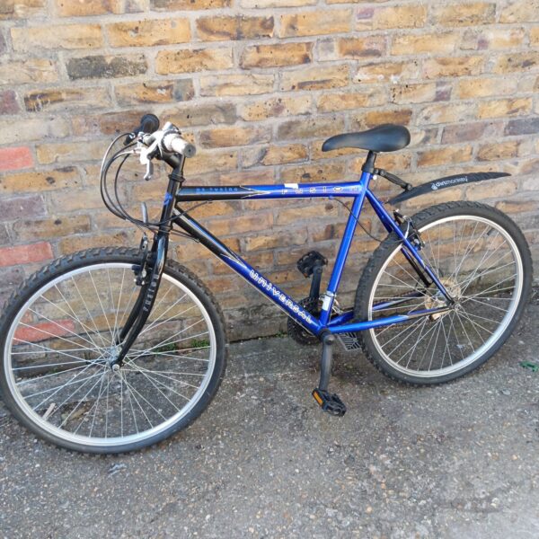 Side view of a vintage Universal Fusion mountain bike.