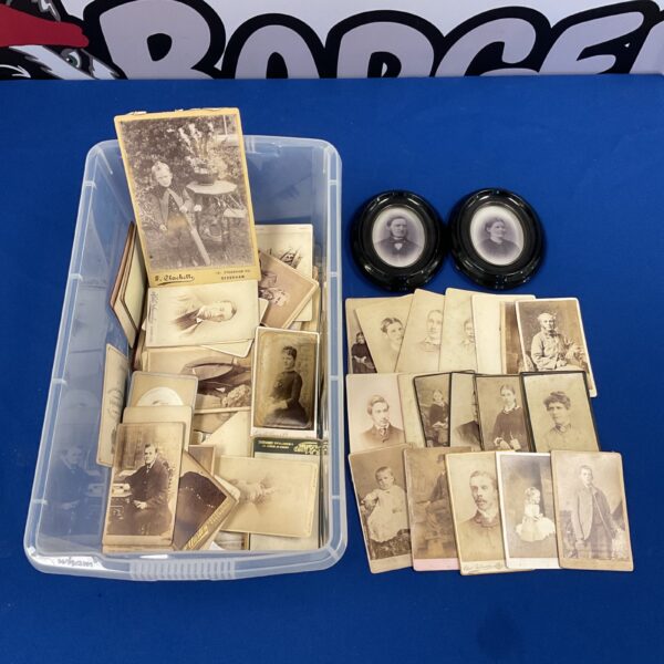 Lot of antique Victorian cabinet card photographs, 19th century portraits.