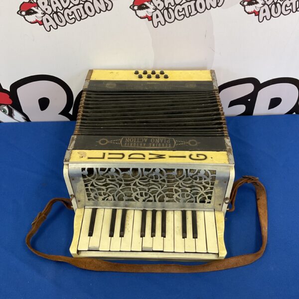 Vintage Antoria Pisano accordion in good condition.