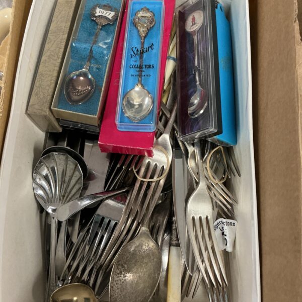 Vintage silver plated tea spoon set in presentation boxes.
