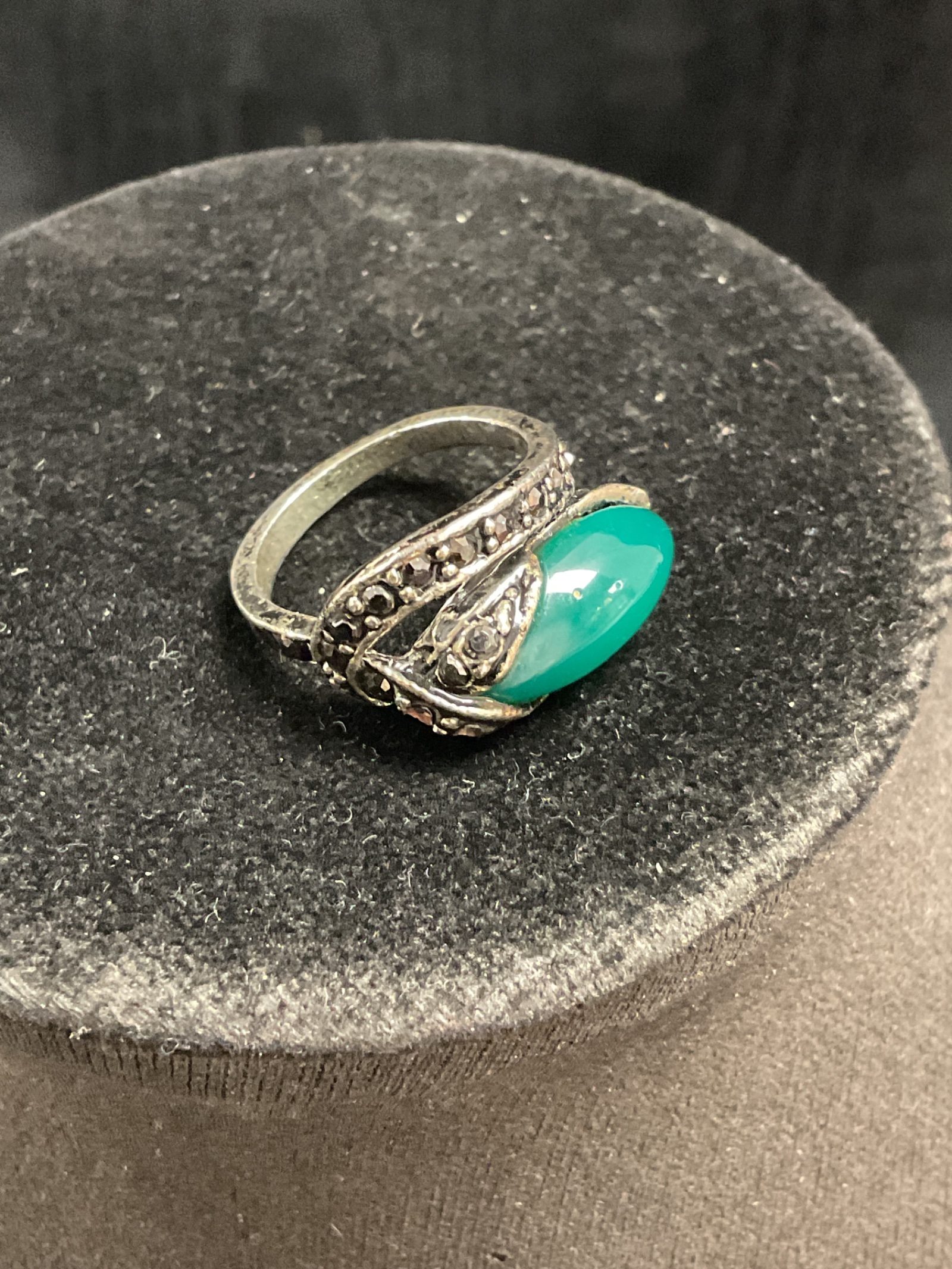 884 Vintage marquise cut green stone marcasite ring size M