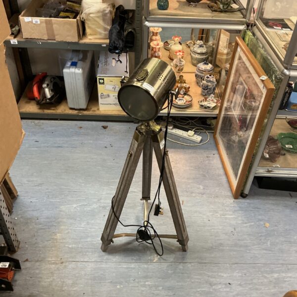 Vintage movie style spot lamp with adjustable head.