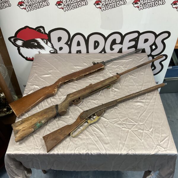 Vintage rifle lot including Daisy and Perfecta models for restoration.