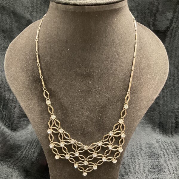 Vintage 1928 silver plate necklace with extender chain.