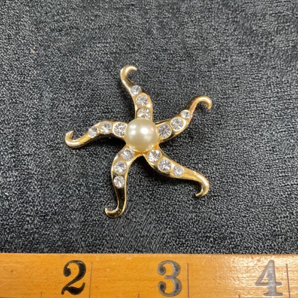 Vintage starfish brooch with pearls and Whitestone crystals.