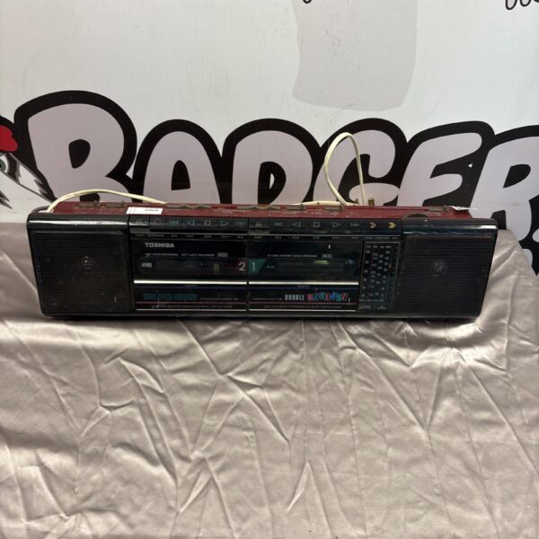 Vintage Toshiba RT-8067 cassette recorder boombox radio
