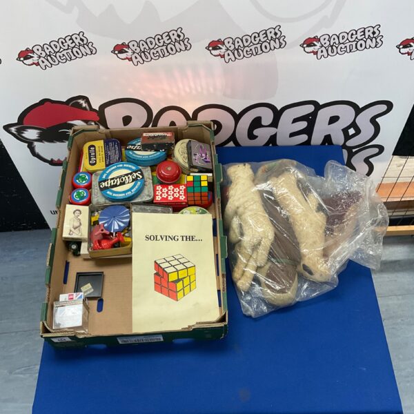 Mixed vintage toy lot including Rubik's Cube and soft toys.
