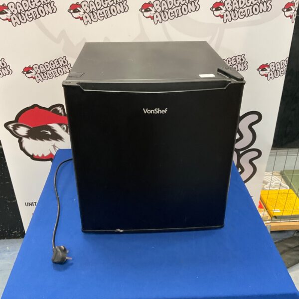 Compact VonShef mini fridge for drinks and snacks.