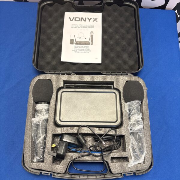 Vonyx WM73C wireless microphone system handheld UHF receiver.