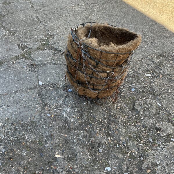 Lot of six wire hanging baskets for garden plants.