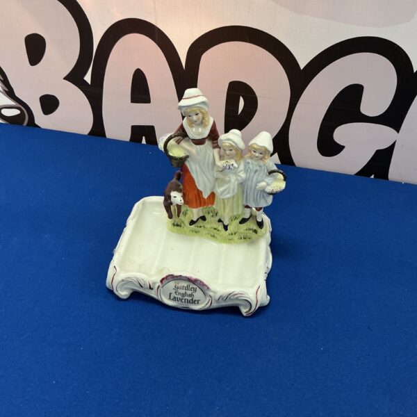 Vintage Yardley Lavender soap dish with floral design and pastoral scene.
