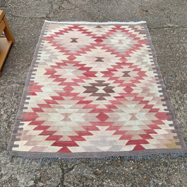 Vintage Geometric red, cream & brown colour rug approx 4ft x 6ft