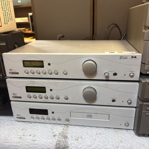 Silver Acoustic Solutions DAB tuner and amplifier Hi-Fi system.