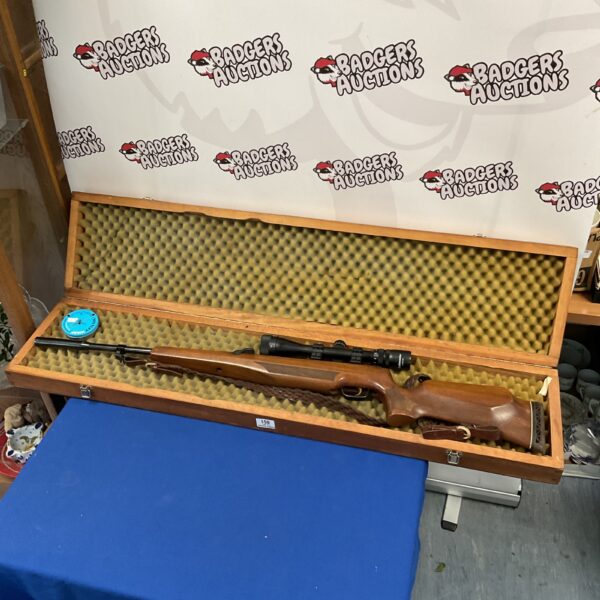 Air Arms SE 90 .22 calibre air rifle with scope in fitted case.