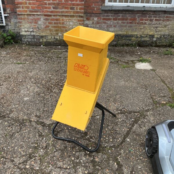 Used Alko Dynamic H1 garden shredder for garden waste reduction.