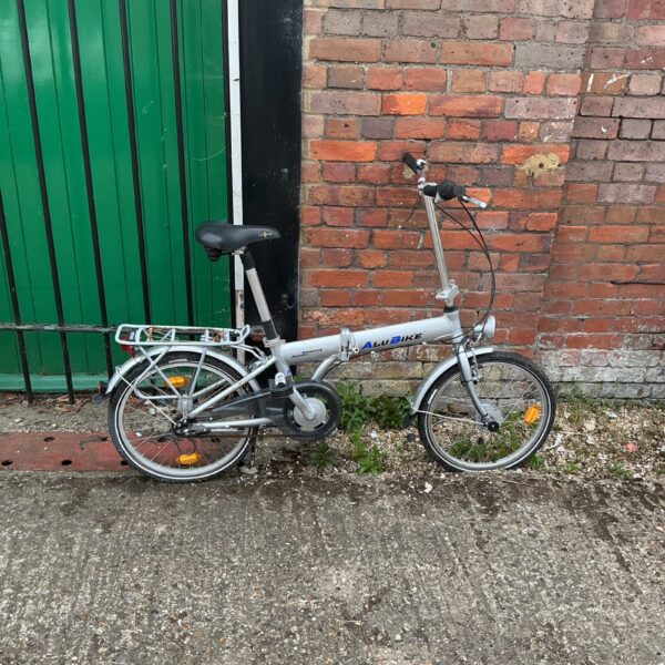 Compact ALU Bike Sportive folding bicycle for city commuting.