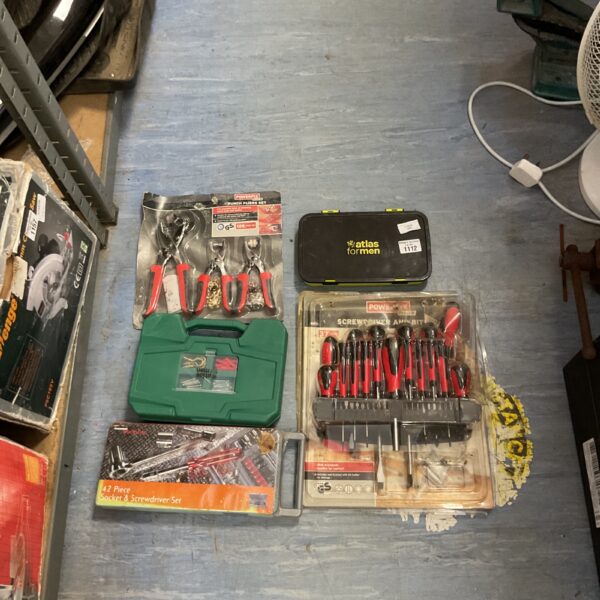 Atlas For Men tools set with Powerfix screwdriver and pliers.