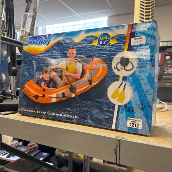 Bestway 1.88m inflatable dinghy in used condition.