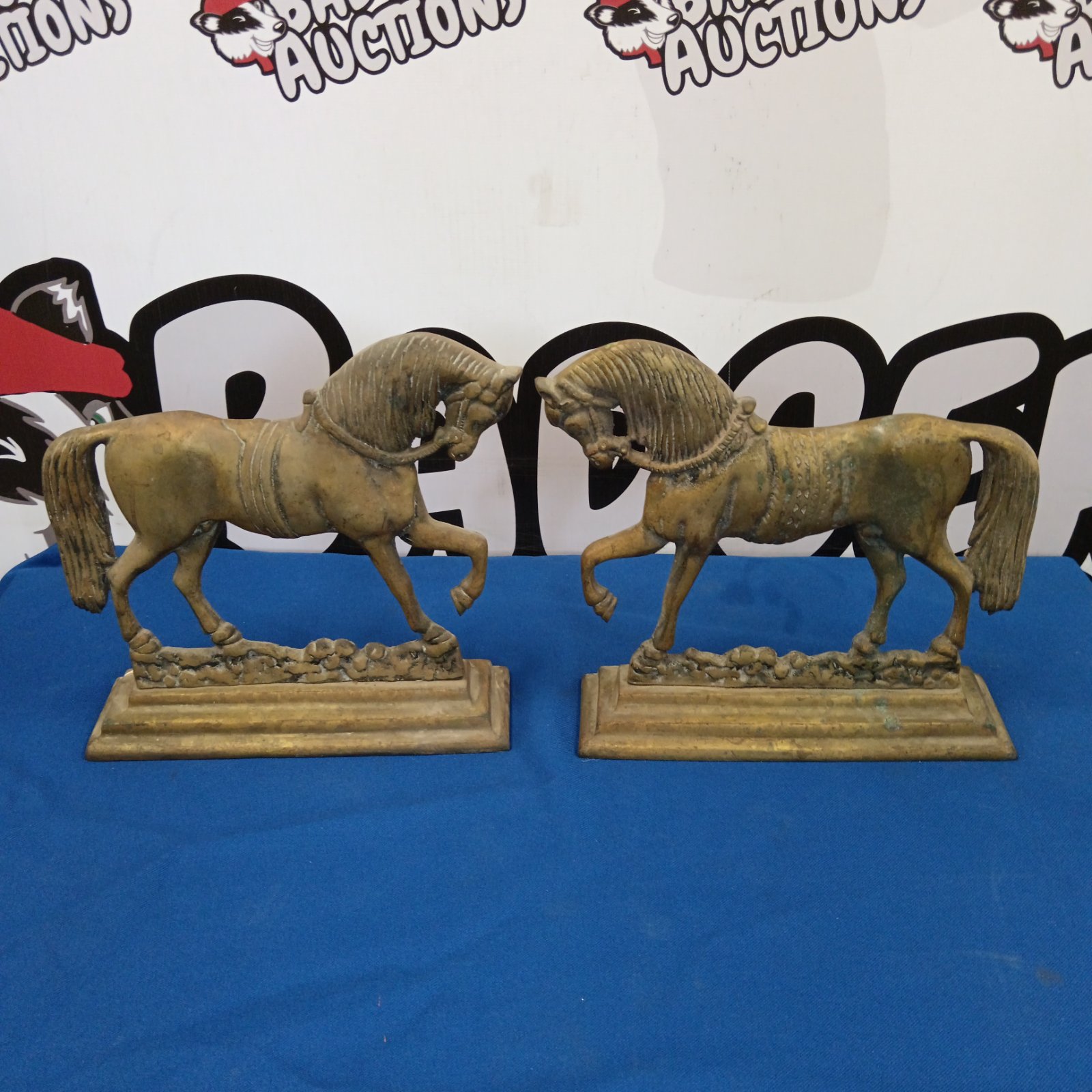 Antique brass horse bookends for desk or bookshelf.