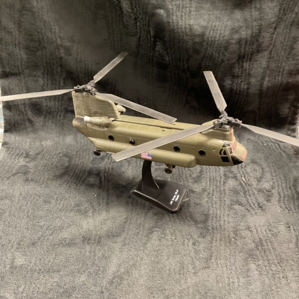 Detailed 1/60 scale Boeing Chinook helicopter model for collectors.