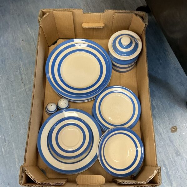 Vintage Cloverleaf Blue and White tableware lot on display.
