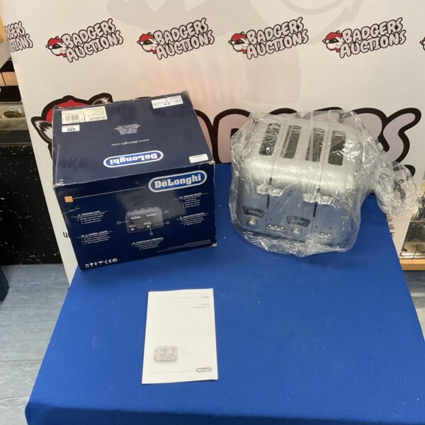 Stainless steel DeLonghi toaster, model CTZ2503, kitchen appliance.