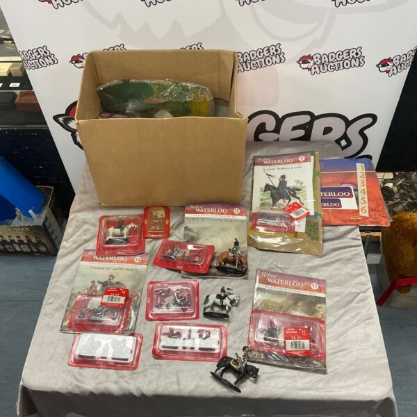 Lot of DelPrado collectible historical figures in blister packs.