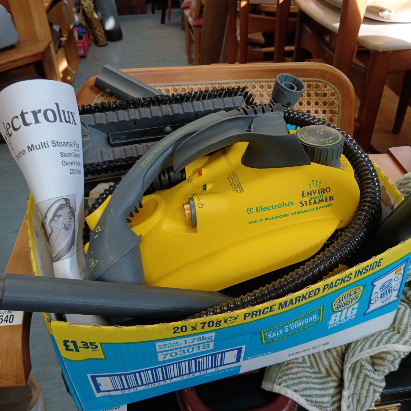 Electrolux Enviro steam cleaner model Z8810 with hose attachment.