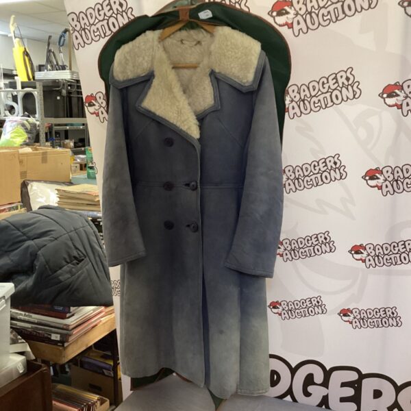 Vintage fleece lined coat with a large collar.