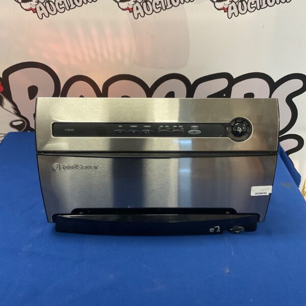 FoodSaver V3840 bag sealer for kitchen food preservation.