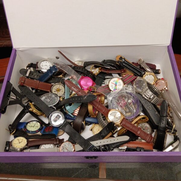 Gents watch collection lot including Swatch and Sekonda timepieces.