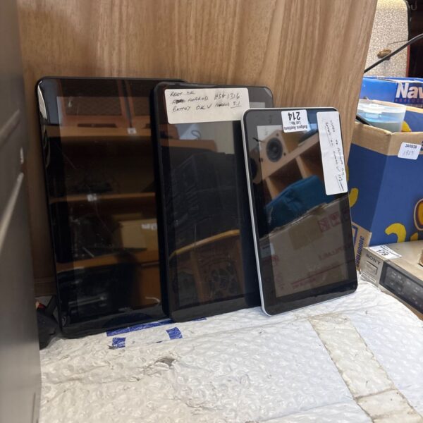 Hanspree Android tablet in used condition, part of a lot.
