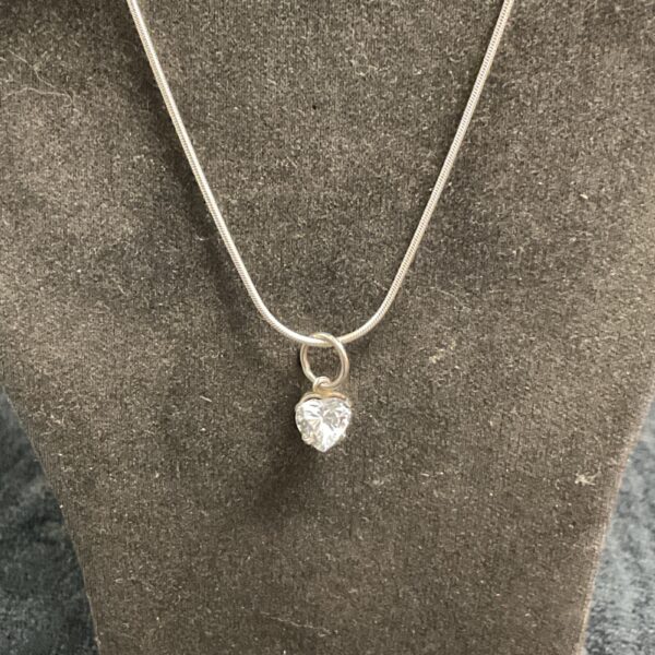 925 silver Snakelink necklace with Heart stone pendant
