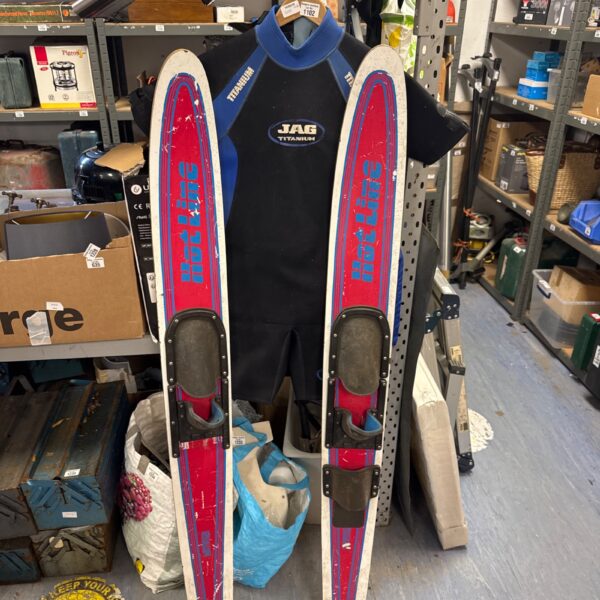 Jag titanium wet suit and Veteka Hotline water skis set.