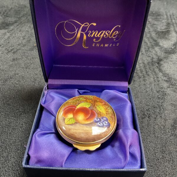 Vintage Kingsley enamel pill pot with floral design.