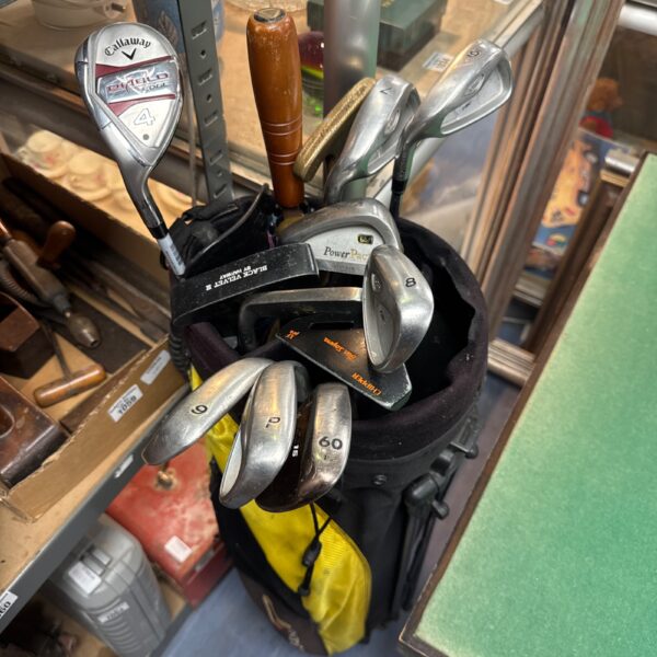 Left handed golf club set with Callaway Diablo Edge hybrid.