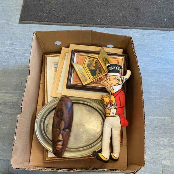 Mixed lot of vintage collectibles including a Bluec Sunny Jim puppet.