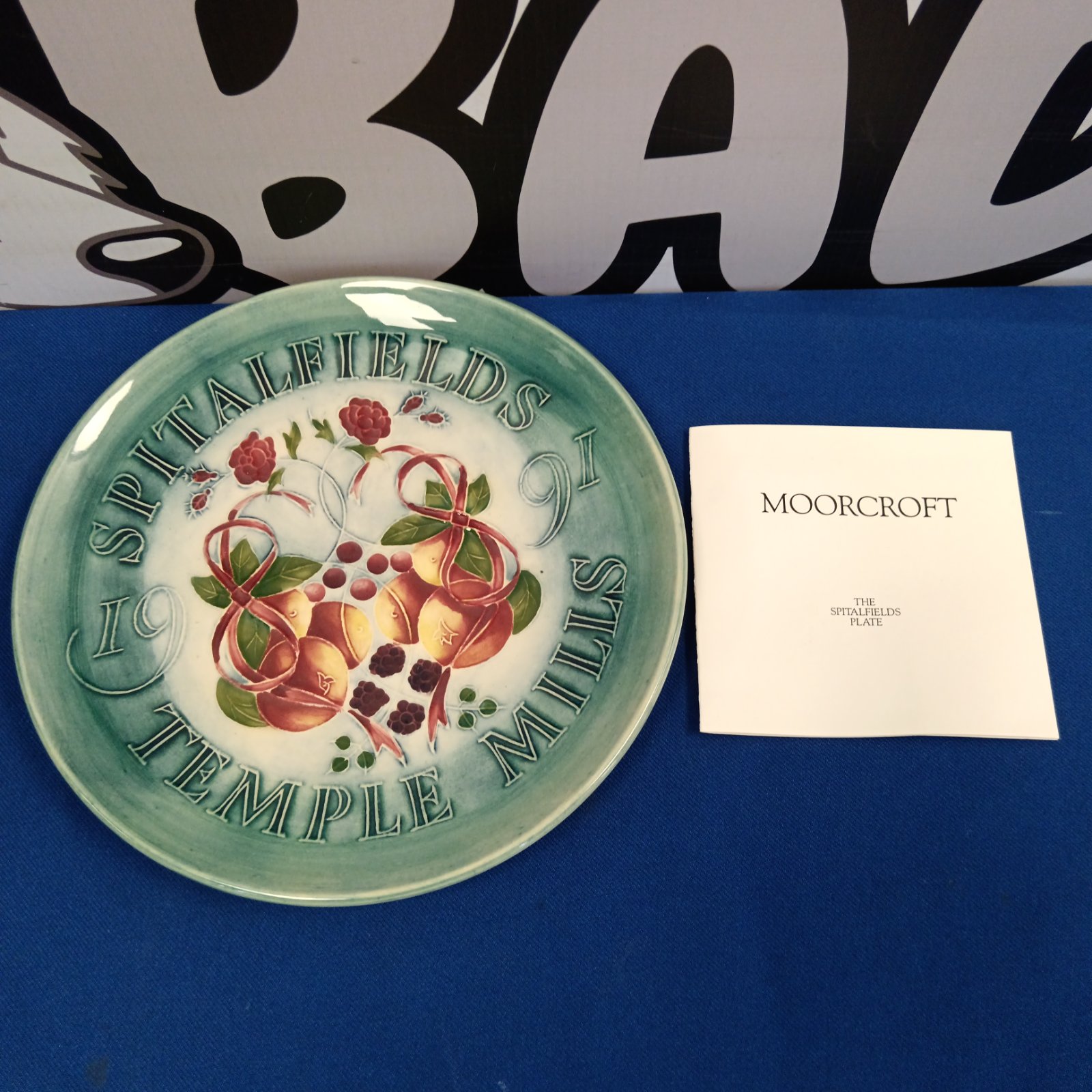 Moorcroft Spitalfields plate with floral design and date 191.